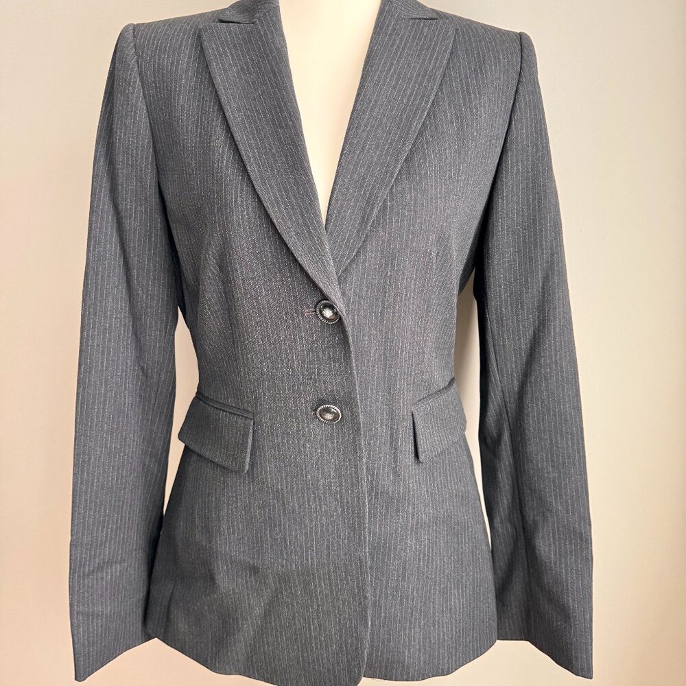 Tahari Arthur Levine Pinstripe 2-Piece Suit Charcoal Grey Size 2 unaltered